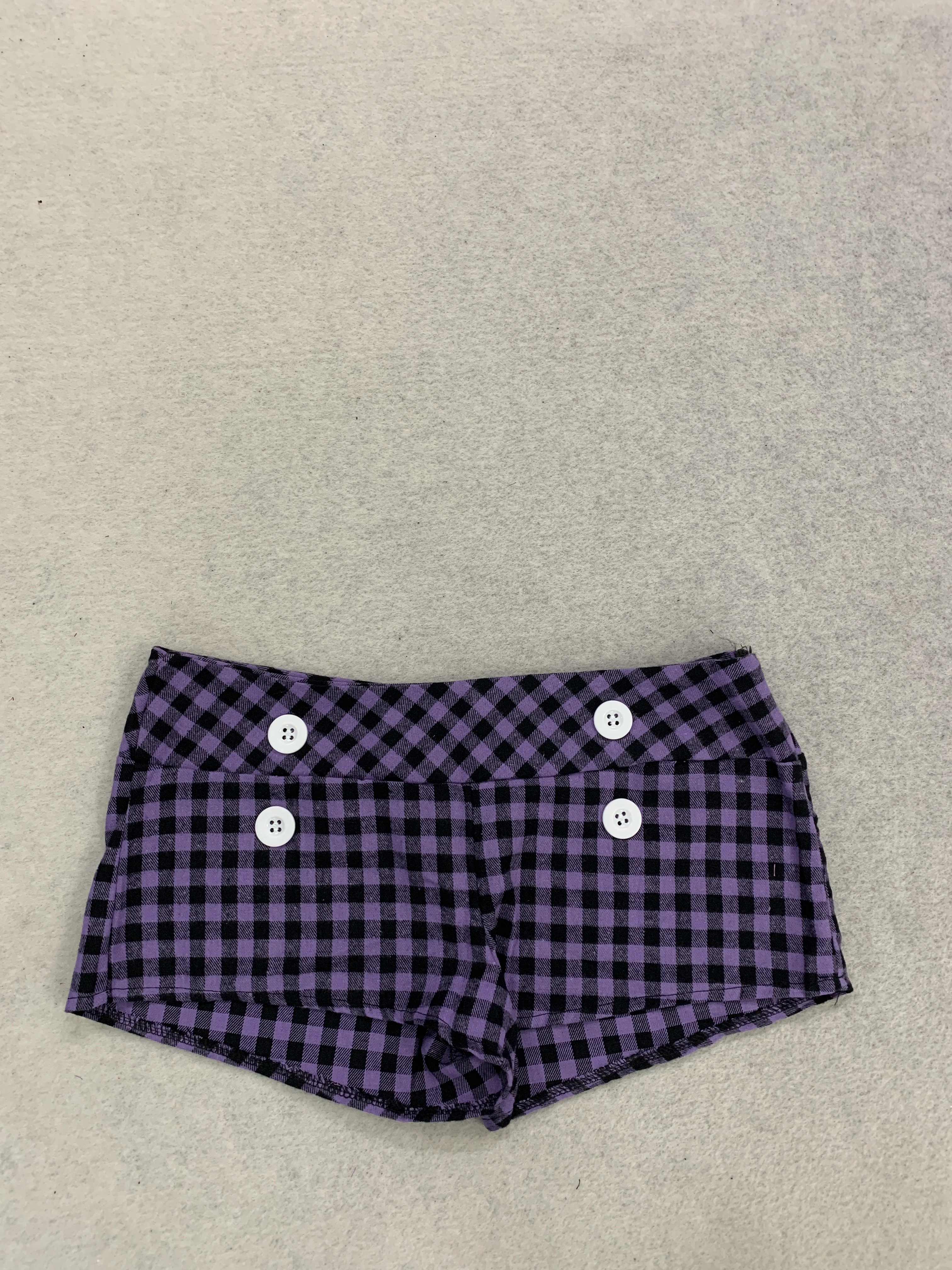 Y2K Süße und Coole Karierte Kurze Hotpants mit Niedriger Taille, Knöpfen und Schlankem Kariemuster, Sommer-Streetwear-Shorts für Mädchen. – Detail 14