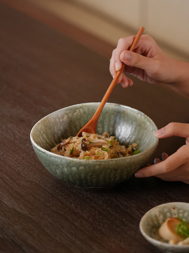 

Eco-Safe High-Temperature Ceramic Bowl Family Use Noodle Bowl Wild Style Glazed Surface Microwave Supported Adult Dinnerware