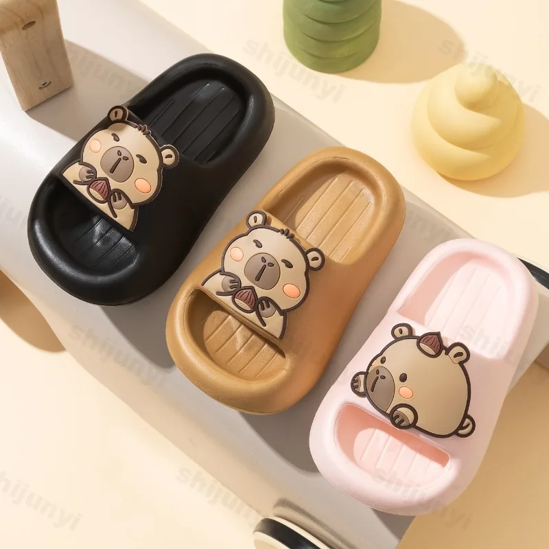 

Детские тапочки-капибары для дома и ванной, летние, для девочек и мальчиков, мультяшные, милые, модные, домашняя обувь, детские уличные пляжные туфли