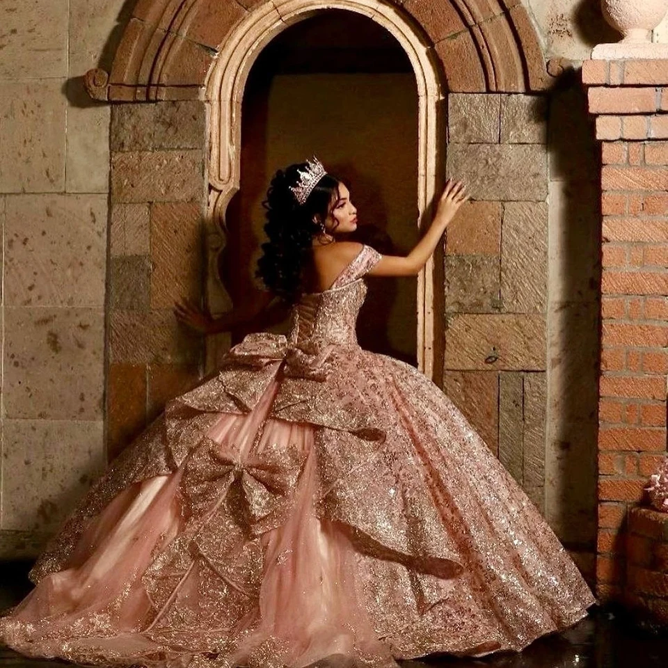 Personalizado brilhante rosa ouro vestido de baile quinceanera vestido com arco 2024 querida applique grânulo festa 15 vestidos de 15 anos