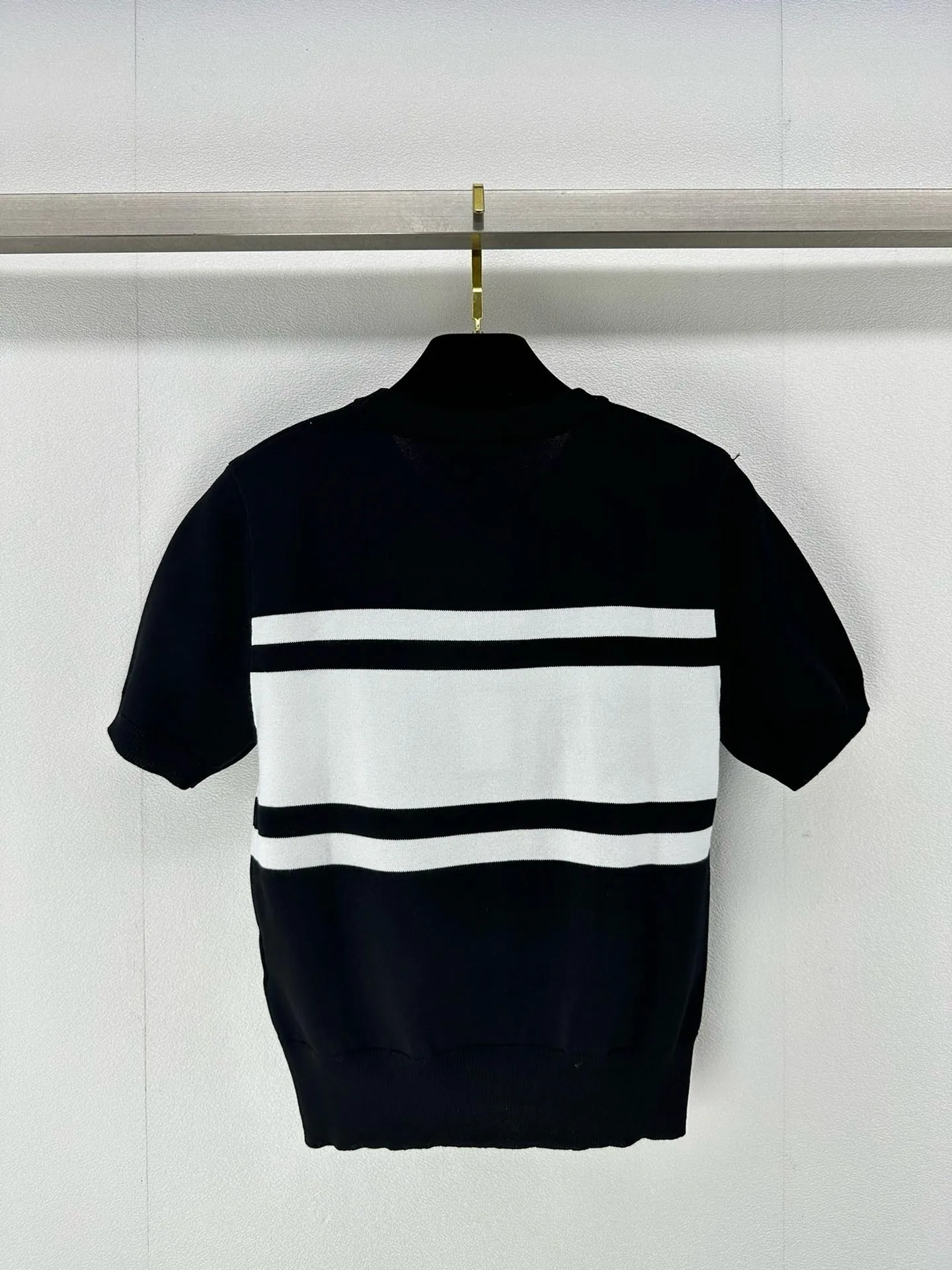 The latest series of luxury goods for early autumn 24! New style for summer, color block short sleeves, double C contrasting log