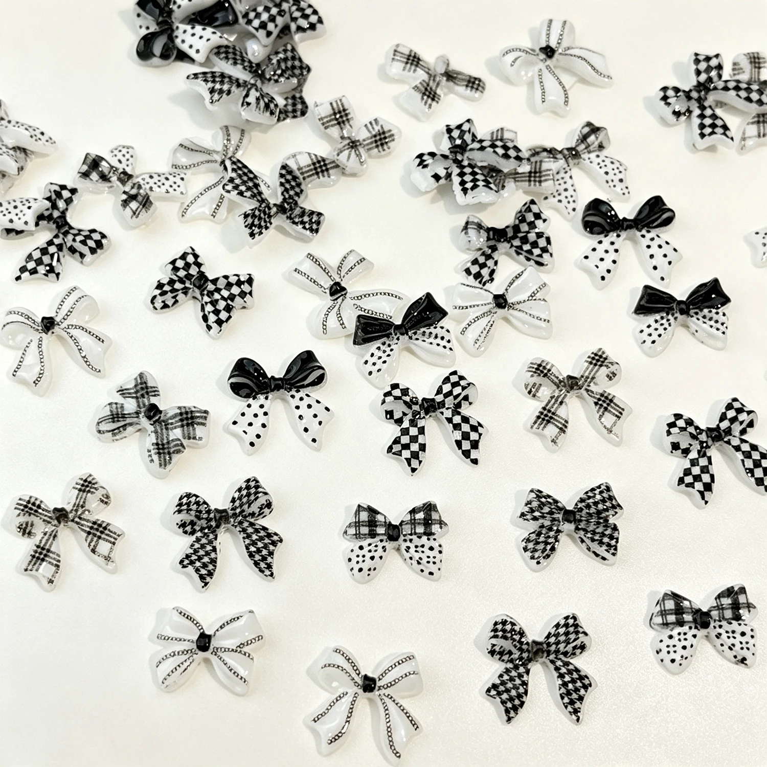 50Pcs Polka Dots & Stripes Bowknot Nail Charms 3D Black White  Checkered Pattern Ribbon Bow Resin Nail Jewelry DIY Crafts Decora