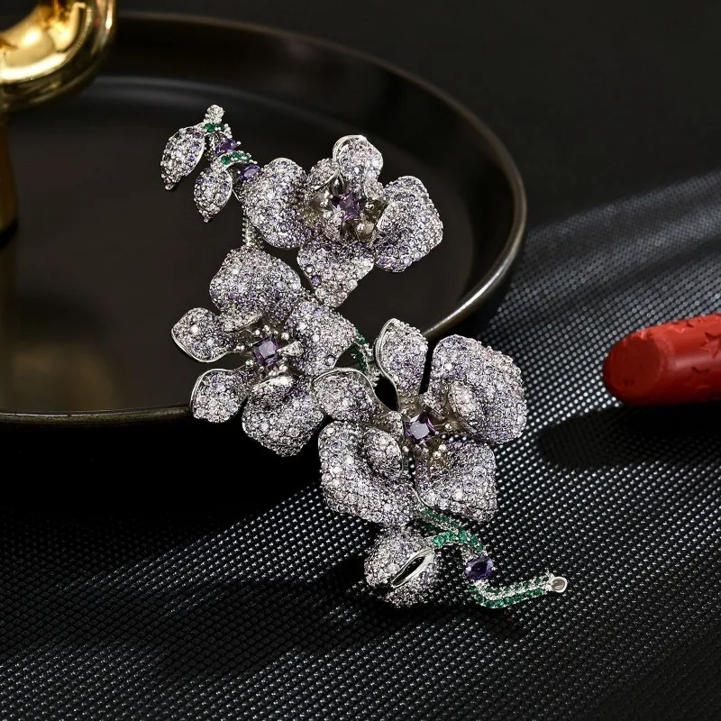 

Luxury Large Wisteria Brooch Pin Purple Elegant Flower Design 2024 Fashion Jewelry Accessory