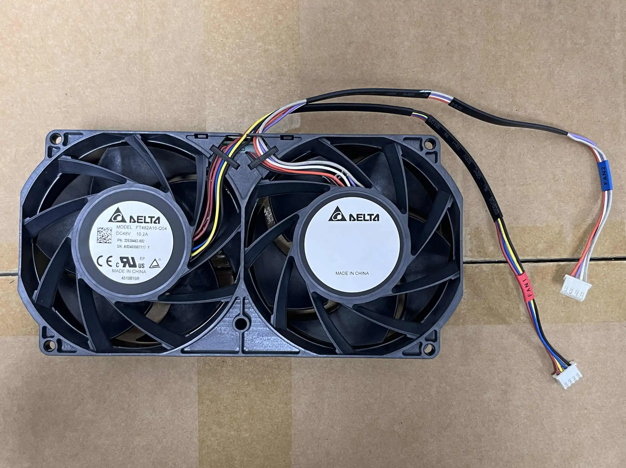 

Delta FT482A10 48 В 5,1 А двухмоторный охлаждающий вентилятор
