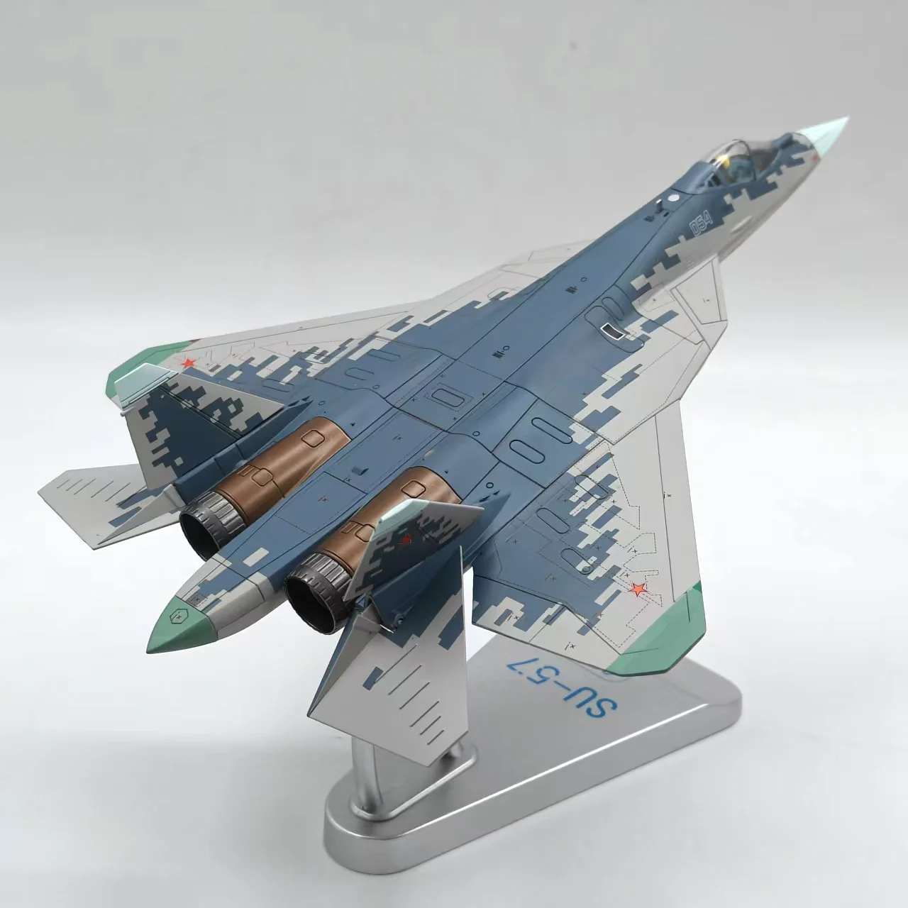 

Литой под давлением Terbo масштаб 1:72 Su-57 Fighter Jet Zhuhai Airshow, модель самолета из сплава, Коллекционная игрушка, подарок, сувенир, украшение для дисплея