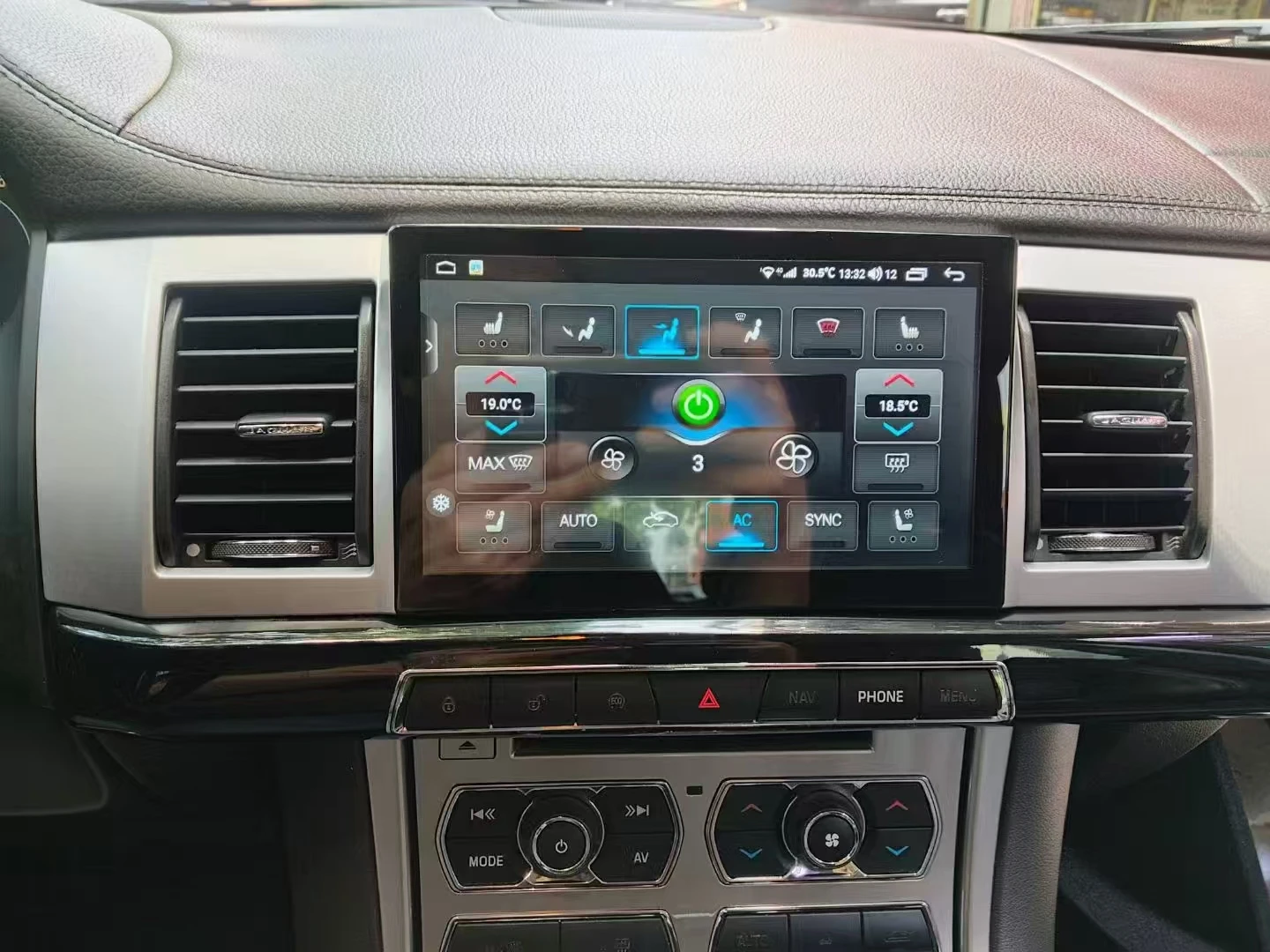 

9-дюймовый автомобильный радиоприемник CarPlay Android 14 для Jaguar XF 2008-2015 Авто HD экран GPS-навигация Мультимедийный плеер Тепловой блок Стерео