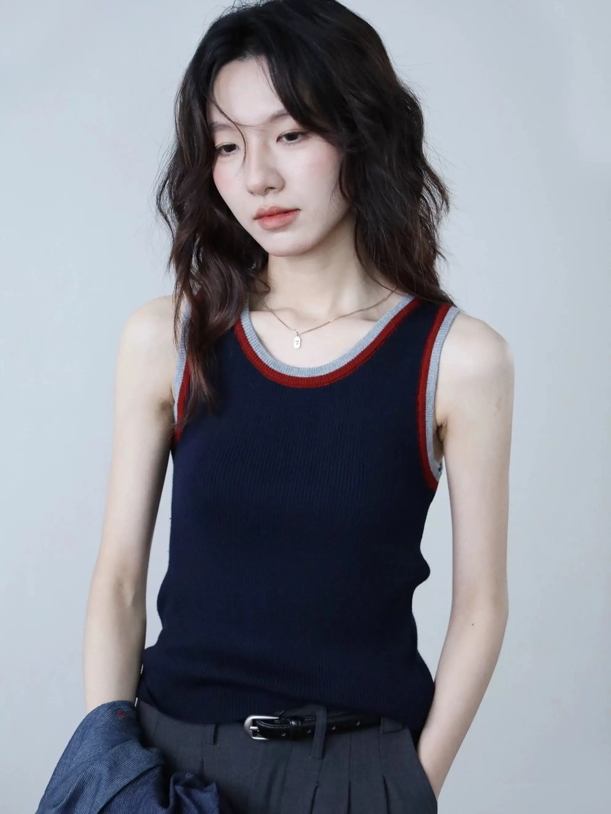Women's Slim Fit Cotton Tank Top Sleeveless U-Neck Versatile Innerwear Outerwear Suitable for Various Occasions And Seasons