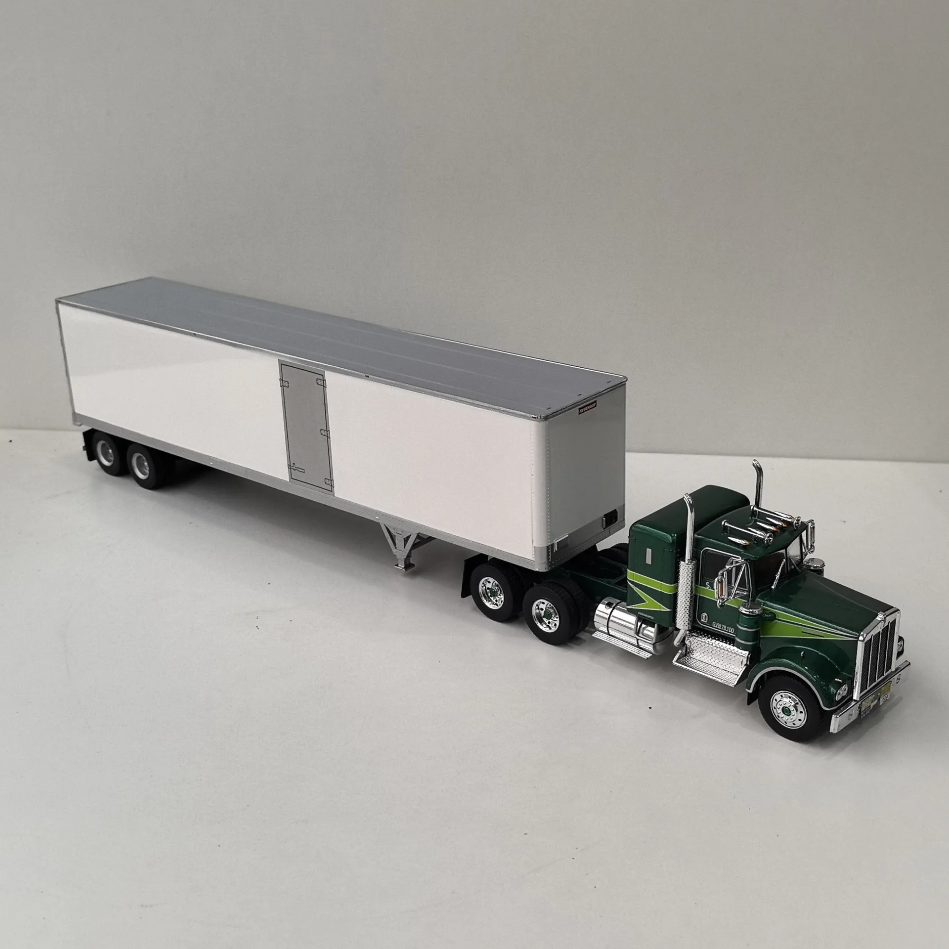Diecast IXO 1/43 escala Kenworth W900A 1976 Kenworth Tractor camión modelo cabeza cuerpo de aleación aleación de plástico coche modelo juguete coleccionable