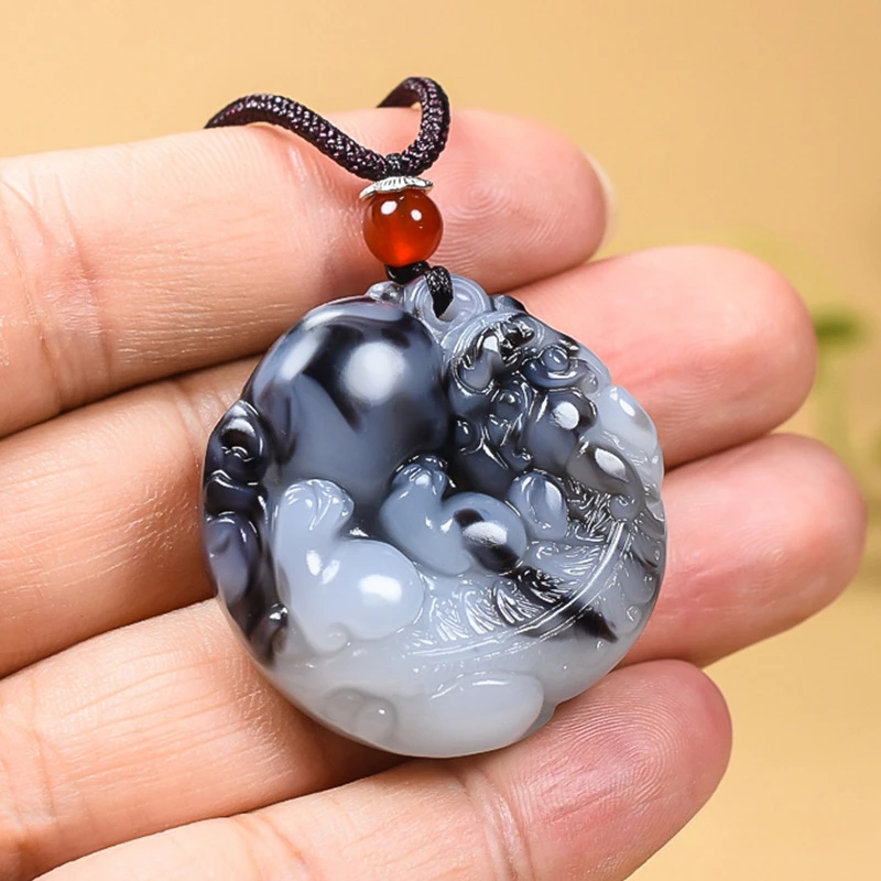 

New Black and White Ball Holding Pixiu Pendant for Men's Demands Popular Pendant