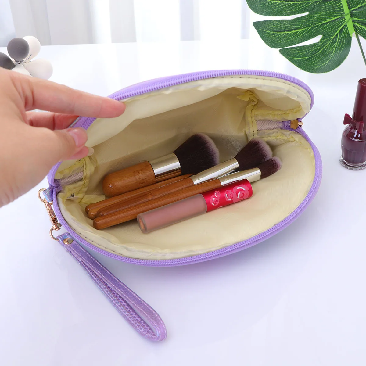 

Fishtail Pattern Bag Light Purple Shiny Makeup Pouch Travel Toiletry Organizer Zipper Storage Case For Women