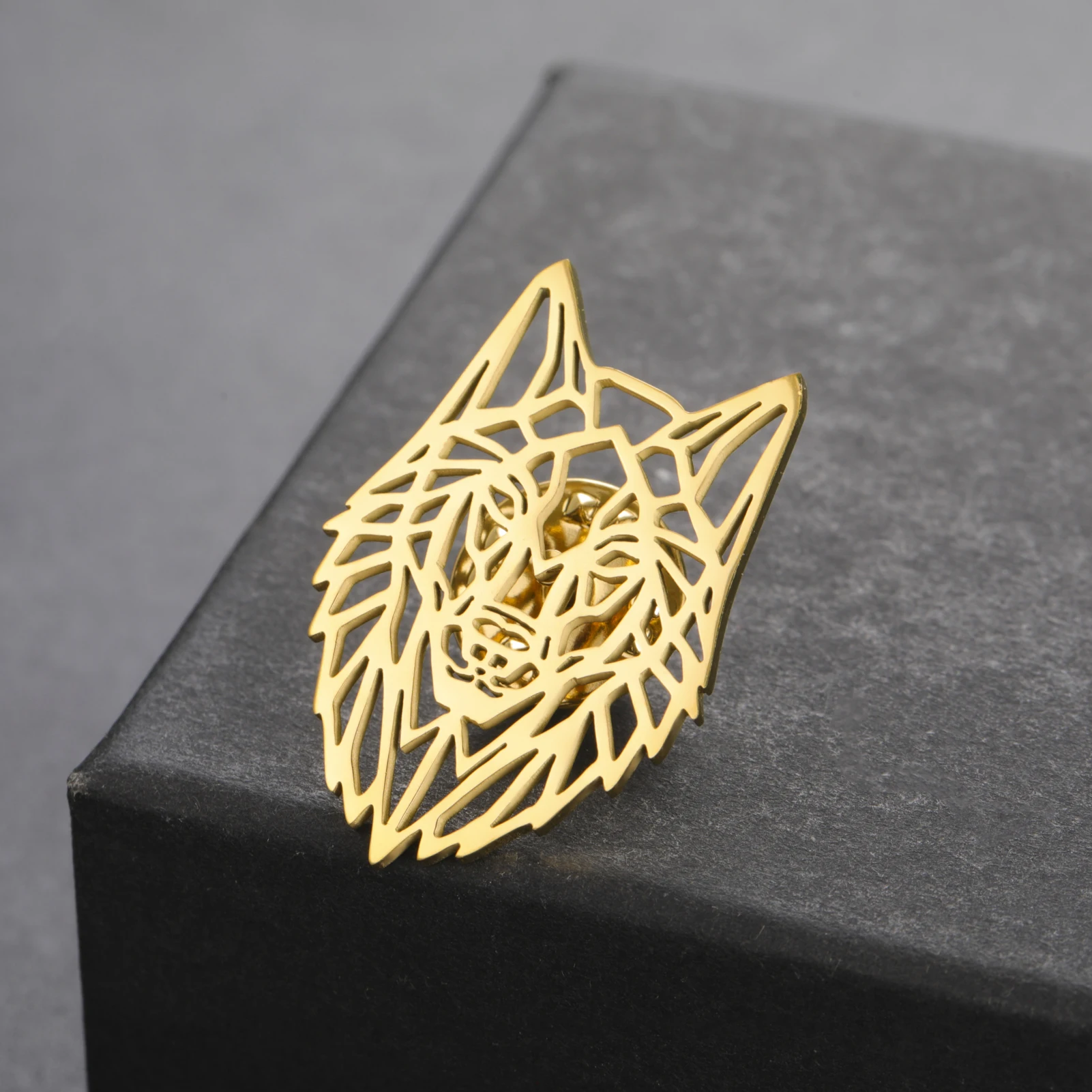 Punk Wolf Head Brooch for Men  - огляд і ціна Women Accessories Wholesale