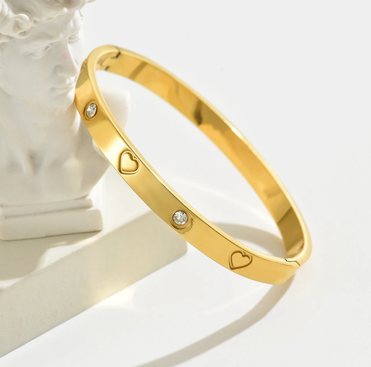 European and American high-end design couple's jewelry, luxurious temperament, titanium steel men and women,fashionable bracelet