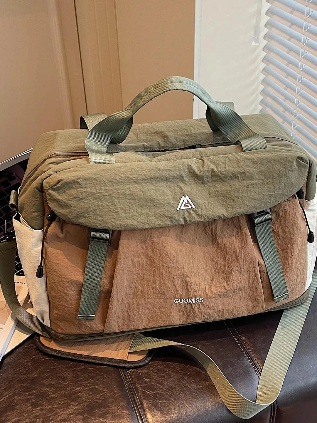 bolsa-deportiva-de-gran-capacidad-bolsa-de-viaje-moderna-y-ligera-para-viajes-cortos-de-negocios-con-separacion-para-articu
