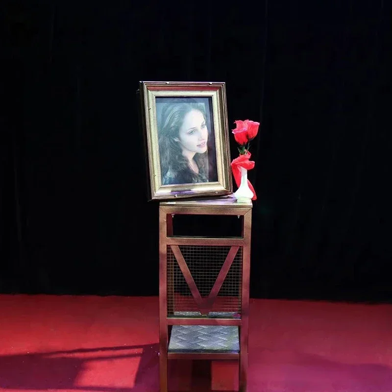 Portrait To Newspaper Magic Tricks The picture frame changes into a portrait Professional Magician Stage Illusion Gimmick Props