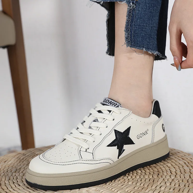 Doing old small white shoes female 2024 new hundred with stars small dirty shoes fashion trend casual sports board shoes