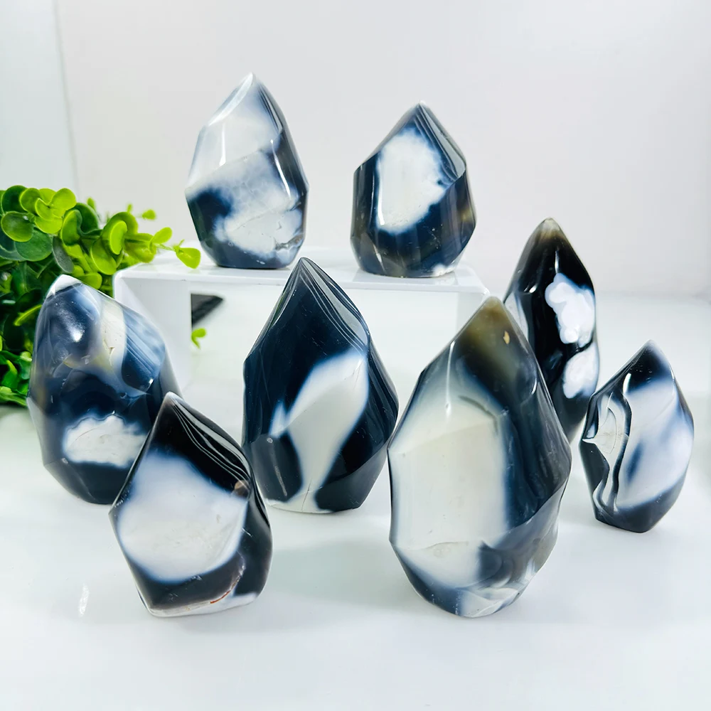 1PC Natural Gemstone Killer Whale Agate Torch Black and White Agate Tower Witchcraft Altarpiece Home Room Meditation Stone