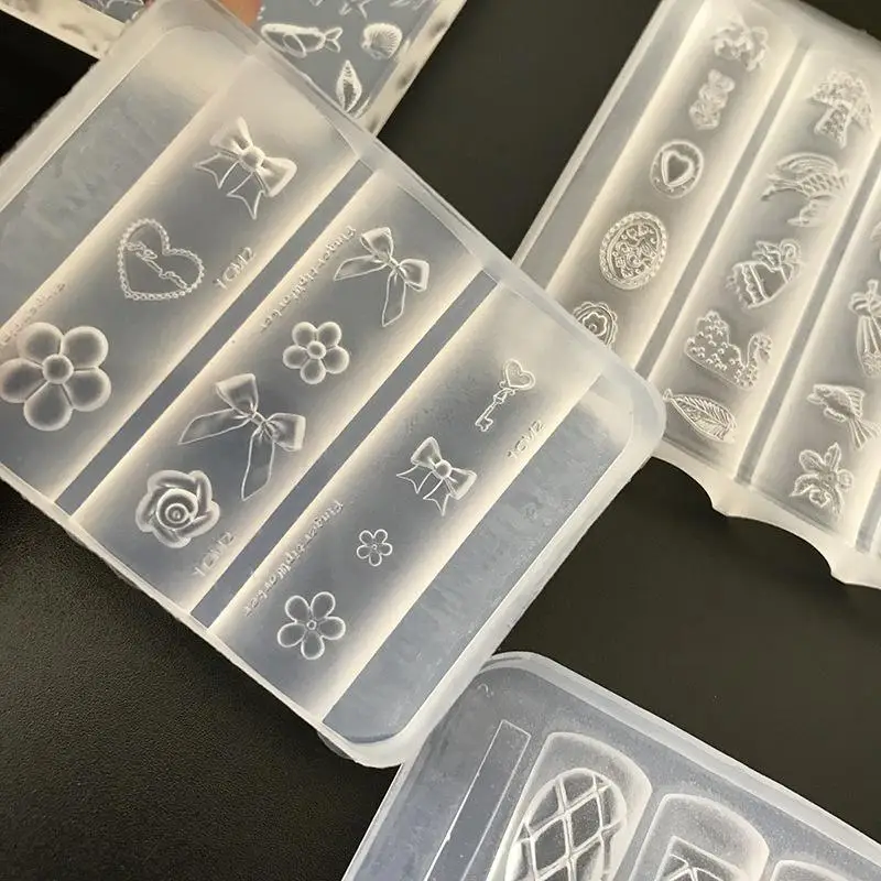 Transparente Silikonharzformen mit niedlichen Meereslebewesen-Mustern für DIY-Schmuck-, Nagelkunst- und Bastelprojekte – Detail 3