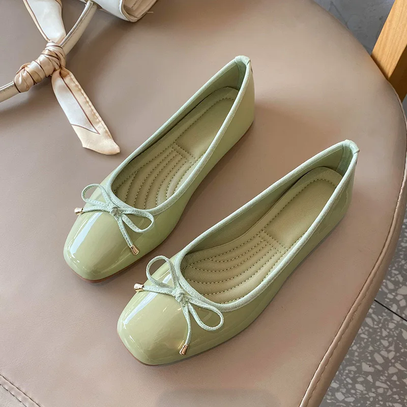 本革フラットバレエシューズレディースシューズ春秋の新スタイルバタフライノットソフトレザースクエアヘッド四季靴