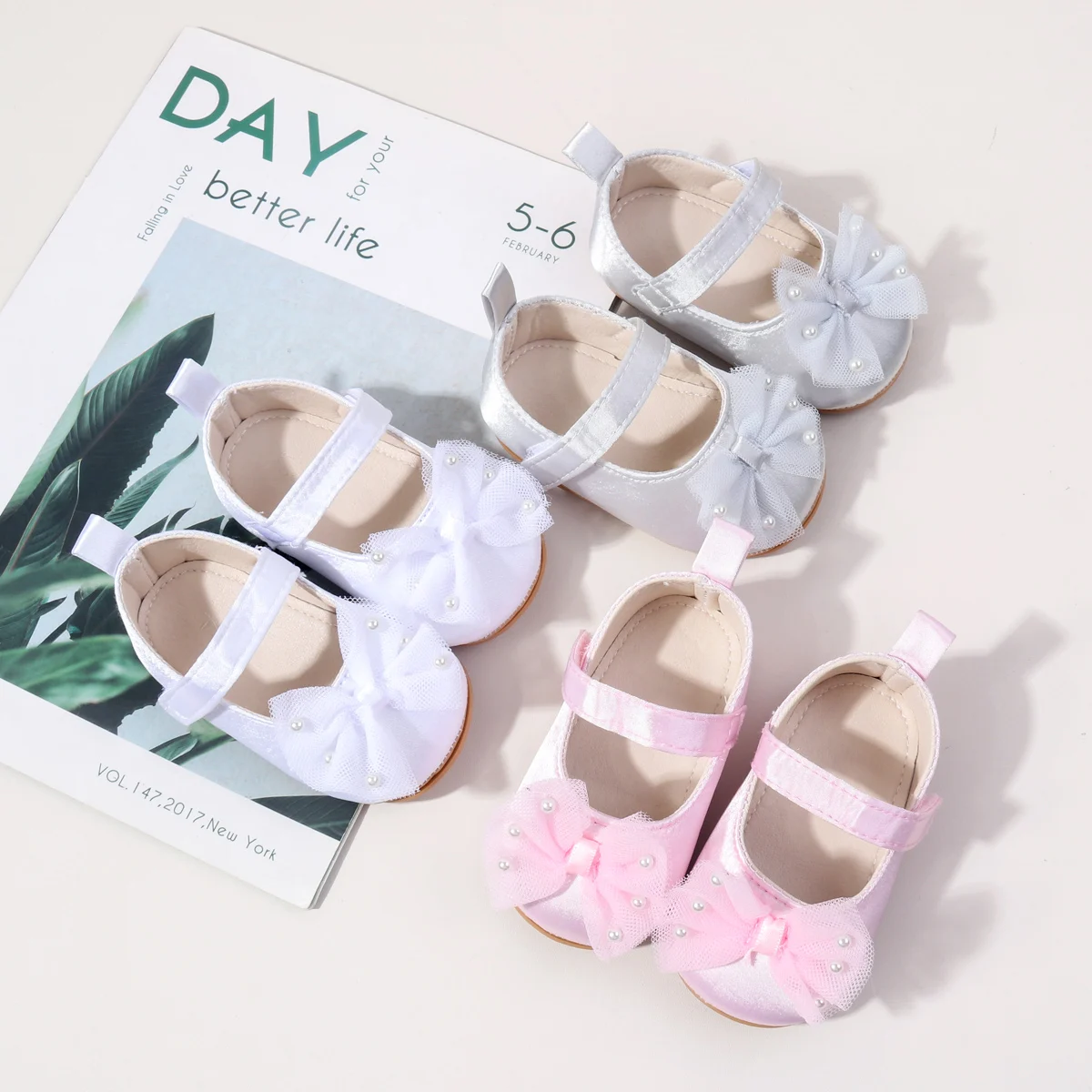 

2025 Baby Girls First Walking Toddler Shoes Wiith Beautiful Design And High Quality TPR Sole Spring And Autumn For 0-18M BXC5150