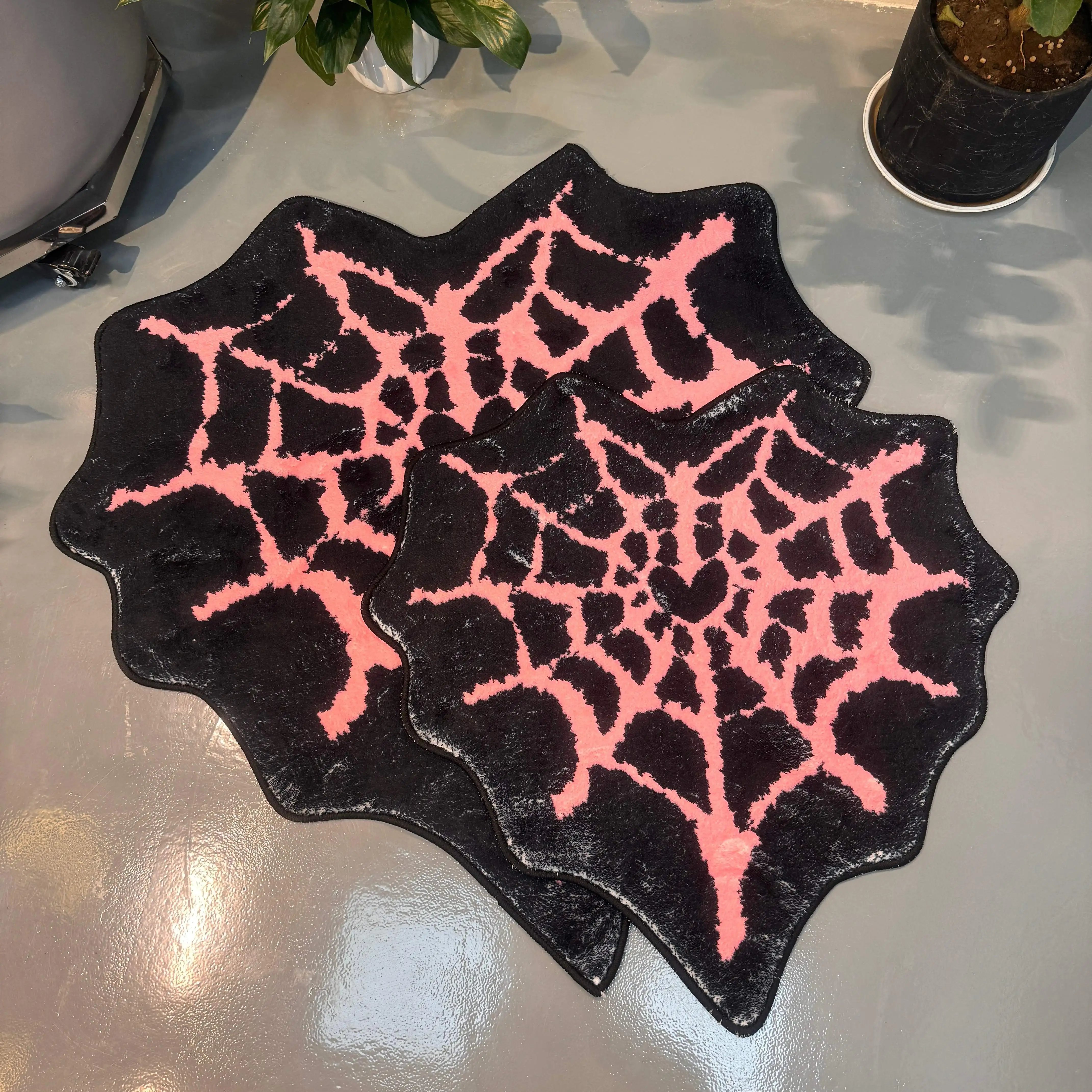 VIKAMA Nachahmung rosa herzförmiger Spinnennetz-Design-Teppich, Eingangstürmatte, Foyer, Schlafzimmer, Nachttisch, Heimdekoration