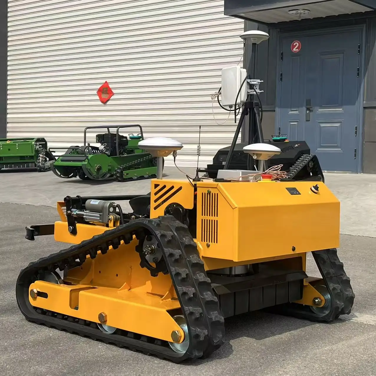 

Ergonomic lawn mower lift CE/EU5/EPA 1500 ㎡/h 5KM/H 45° Customized deposit One-click start and stop Comply with EPA, EUR 5 stand