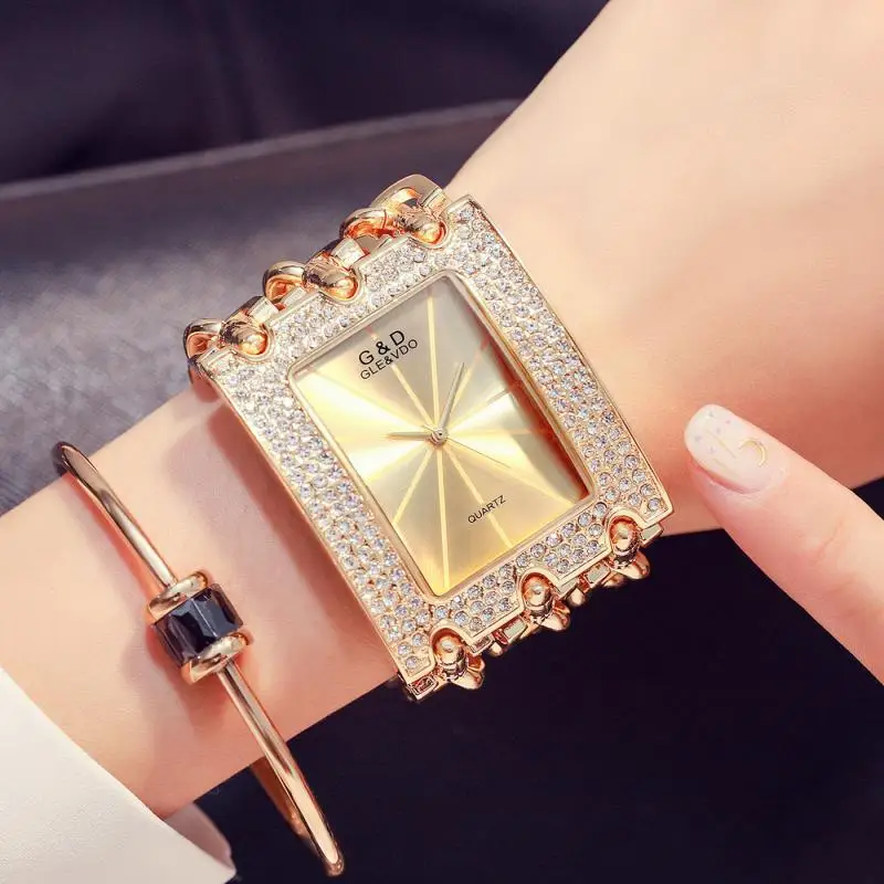 G & D, nuevo reloj de pulsera informal a la moda para mujer, reloj de pulsera de cuarzo con diamantes de imitación de acero inoxidable y tres cadenas para mujer 2025