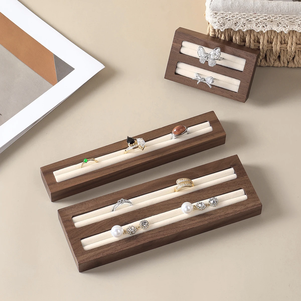 

Декоративный поднос для украшений из черного ореха, с держателями для колец, из натуральных материалов, многоярусный, эстетичный.