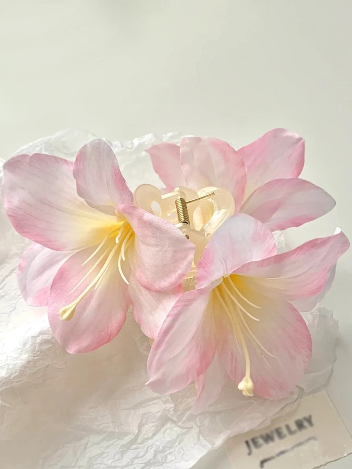 1 Pcs Pink Big Lily Flower Plastic Hair Claw Clips,Stylish Hawaiian Beach Party Hair Accessories for Women Wedding Hair Grips image 6
