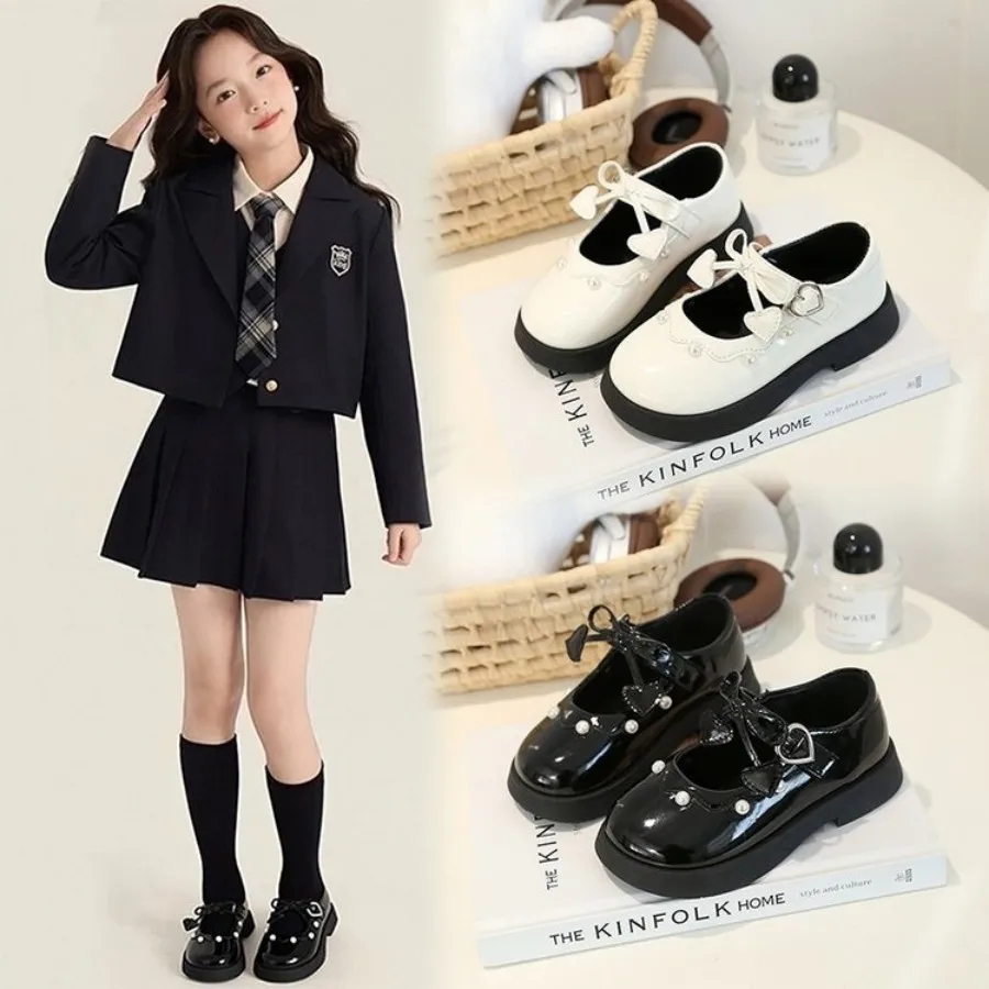

Korean-style princess-style leather children's shoes with bow-shaped heart decorations. Spring/Autumn 2026 party shoes.