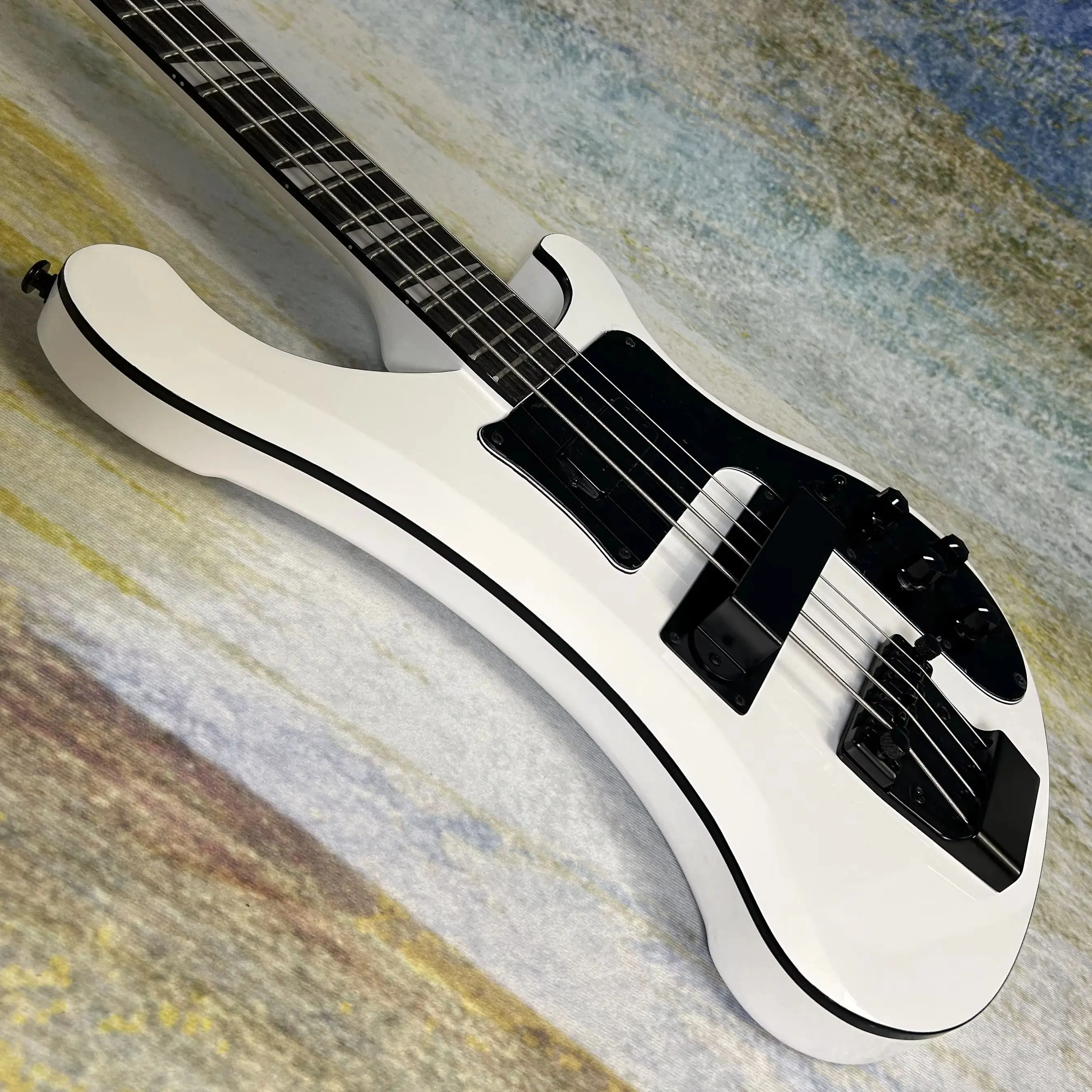 

White Bass Guitars Rickenback 844 mm Scale Length 4003 Version