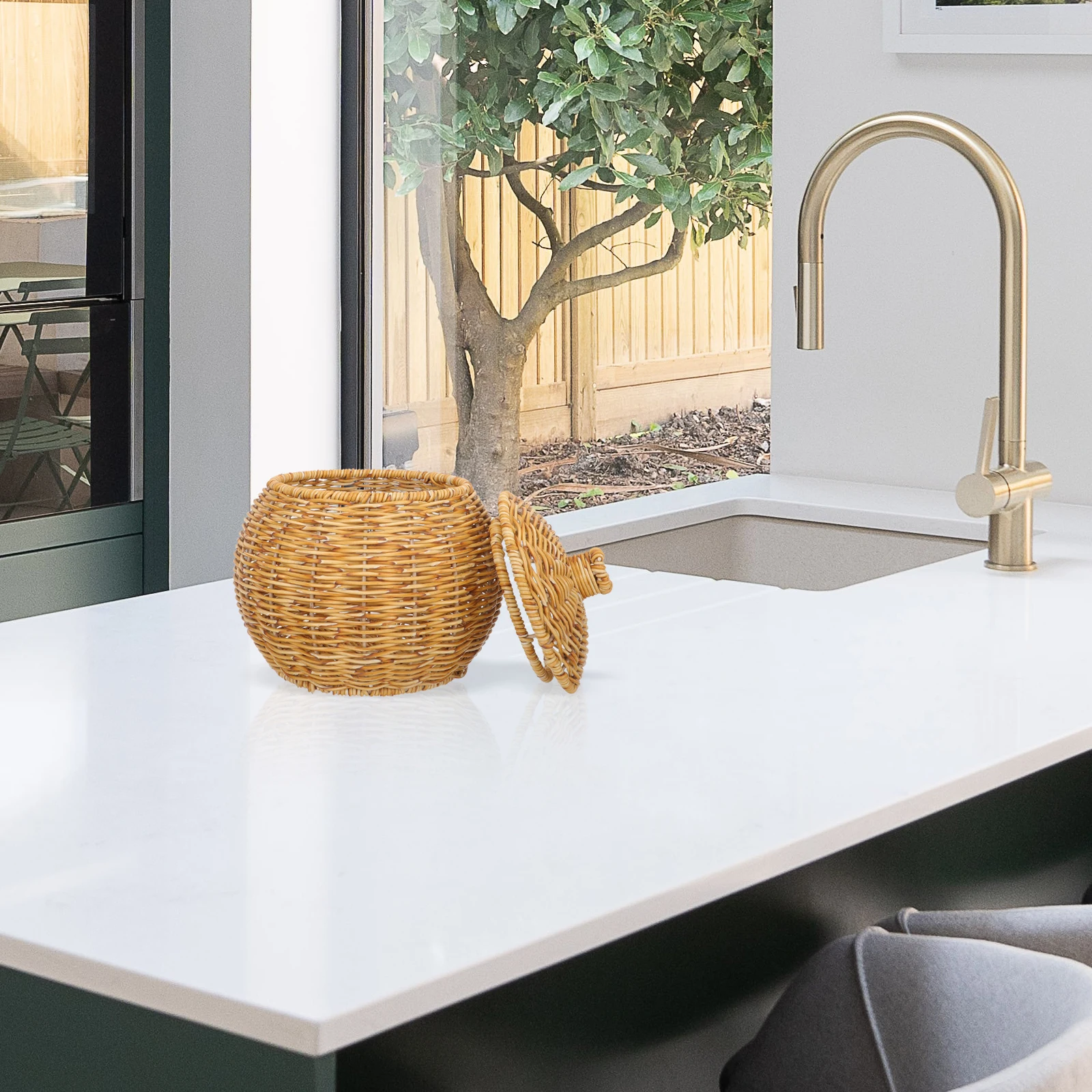 

Premium Woven Storage Basket with Lid Sturdy Structure for Home Decor Kitchen Storage Fruit Basket Retro Style Daily Use