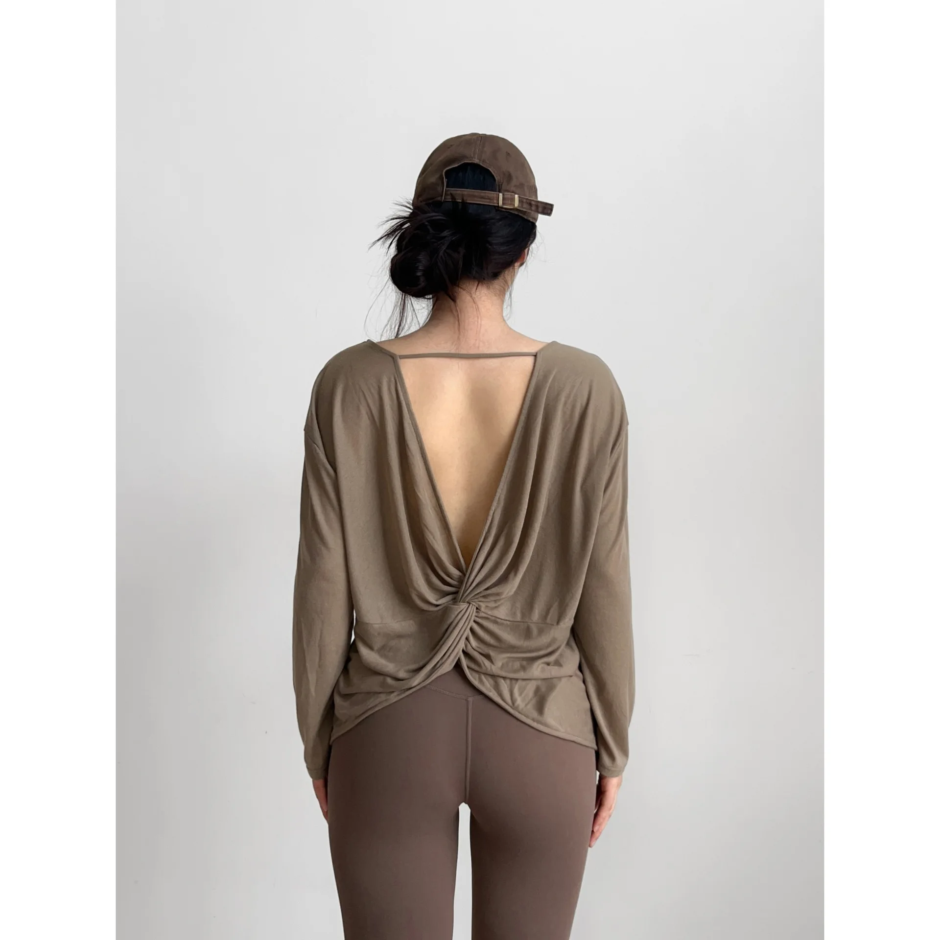 

Yoga Blouse Women's Long Sleeve Yoga Cover Up Loose Backless Casual Sports Top Quick Dry Lightweight Breathable Fitness Shirt