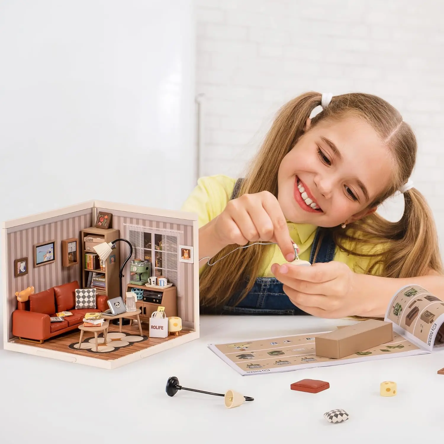 Robotime Mini Dollhouse Kit casa in miniatura fai da te con accessori Set di giocattoli da costruzione con luce a LED-accogliente salotto vivente