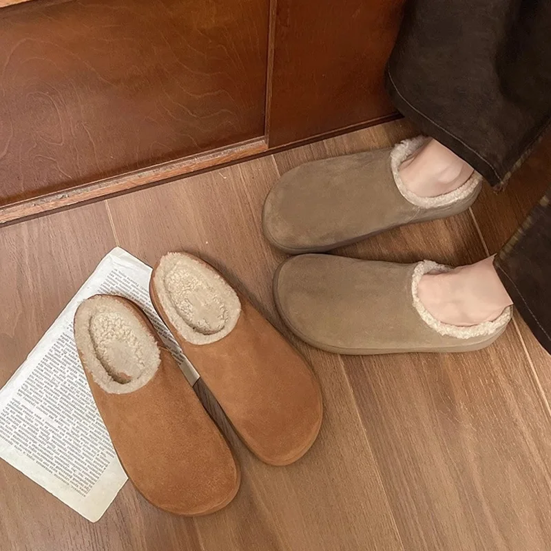 Меховая обувь, сабо для женщин, 2025 г., теплые шлепанцы, плюшевые зимние новые зимние сапоги, женские тапочки 2025 года, теплые женские шлепанцы