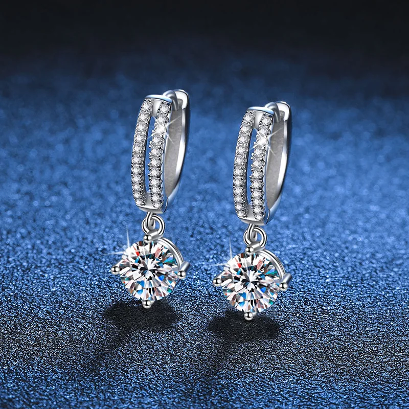 

18K platinum diamond new earrings, classic four-prong D color, 1 carat plated PT950, platinum moissanite diamond earrings