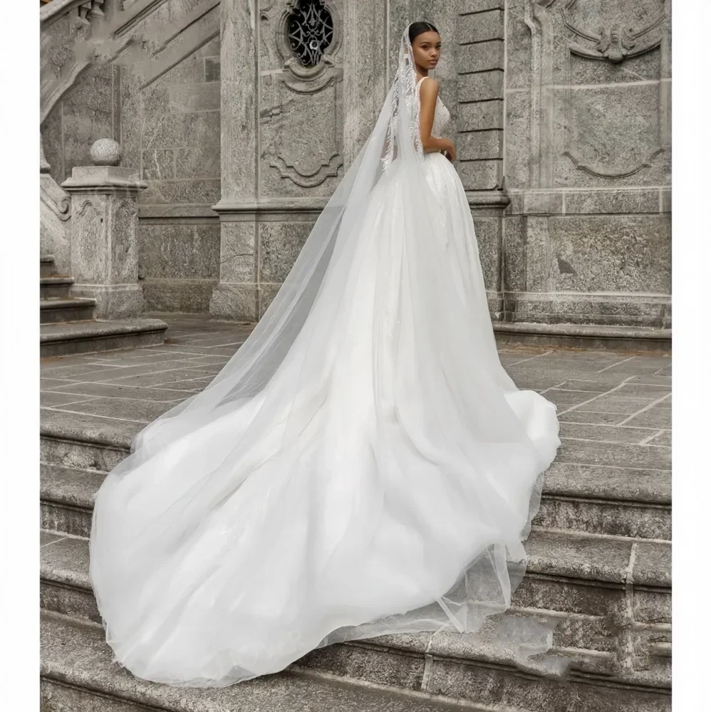 Maßgeschneiderte Luxus glänzende ärmellose A-Linie Brautkleider schickes Perlen Brautkleid Prinzessin Plus Size Vestidos De Novia