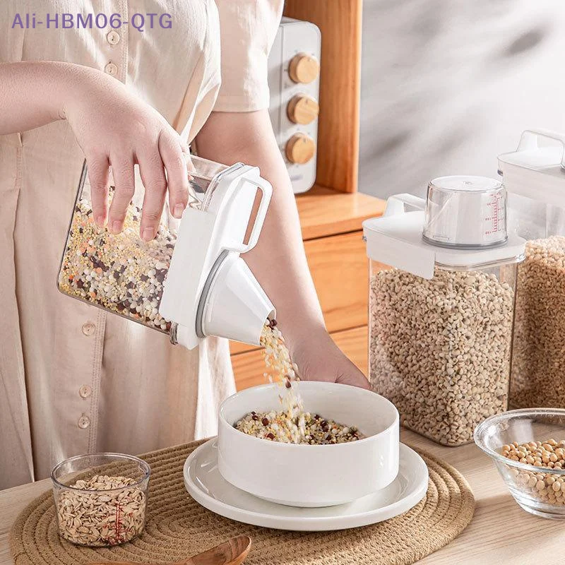 Food Storage Hot Box - ภาชนะเก็บอาหารพลาสติกทนความร้อนพร้อมฝาปิดสนิทและถ้วยตวงสำหรับเก็บข้าว ซีเรียล และอาหารแห้งในครัว