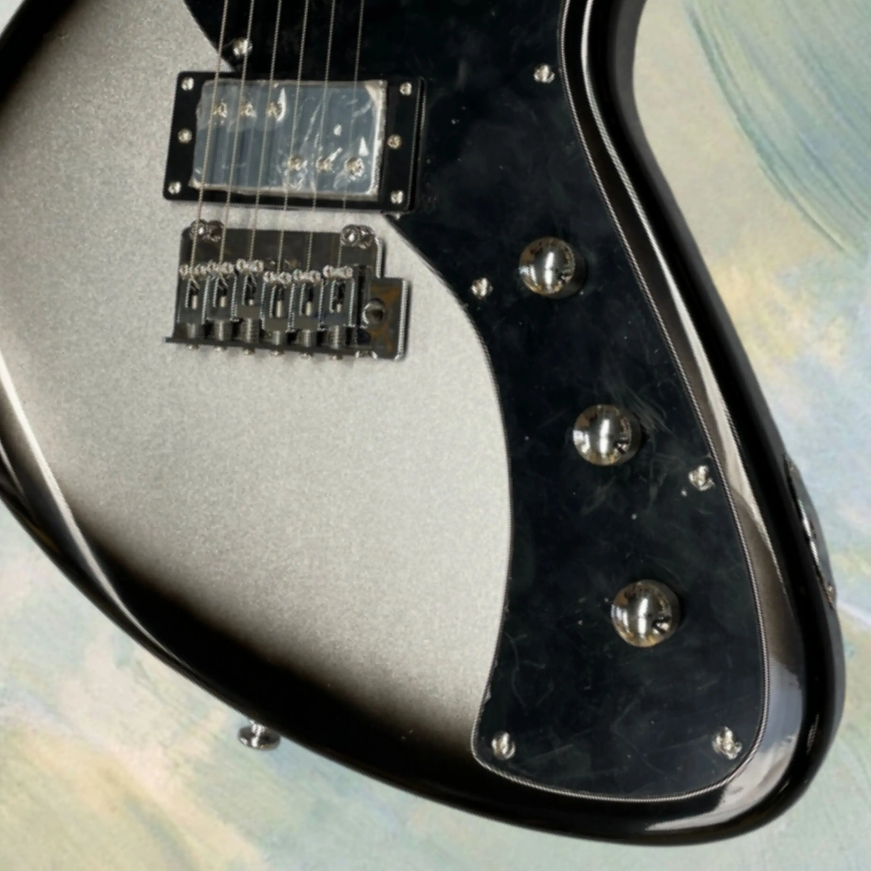 Silver-black gradient 6-string electric guitar,black pickguard,smooth maple fingerboard guitars—stylish and Personality guitarra