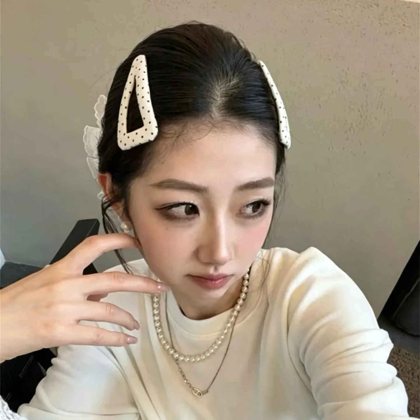 Polka Dot Triangle Clip for Side Bangs and Flyaway Hair Elegant Versatile Premium Resin Lightweight Portable Daily Wear