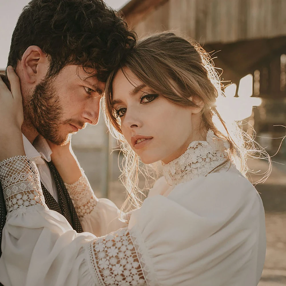 Medievale Victorian di Alta Collo Chiffon Abito Da Sposa UNA Linea di Maniche Lunghe Buco Della Serratura Posteriore A Pieghe Del Merletto Del Ritaglio 1920s Retro Abito Da Sposa