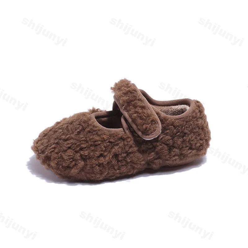 2024 neue Kinder Baumwolle Schuhe Mädchen Retro Warme Plüsch Winter Casual Schuhe Prinzessin Weiche Sohle Tragbare Nicht-slip Wohnungen größe 23-35