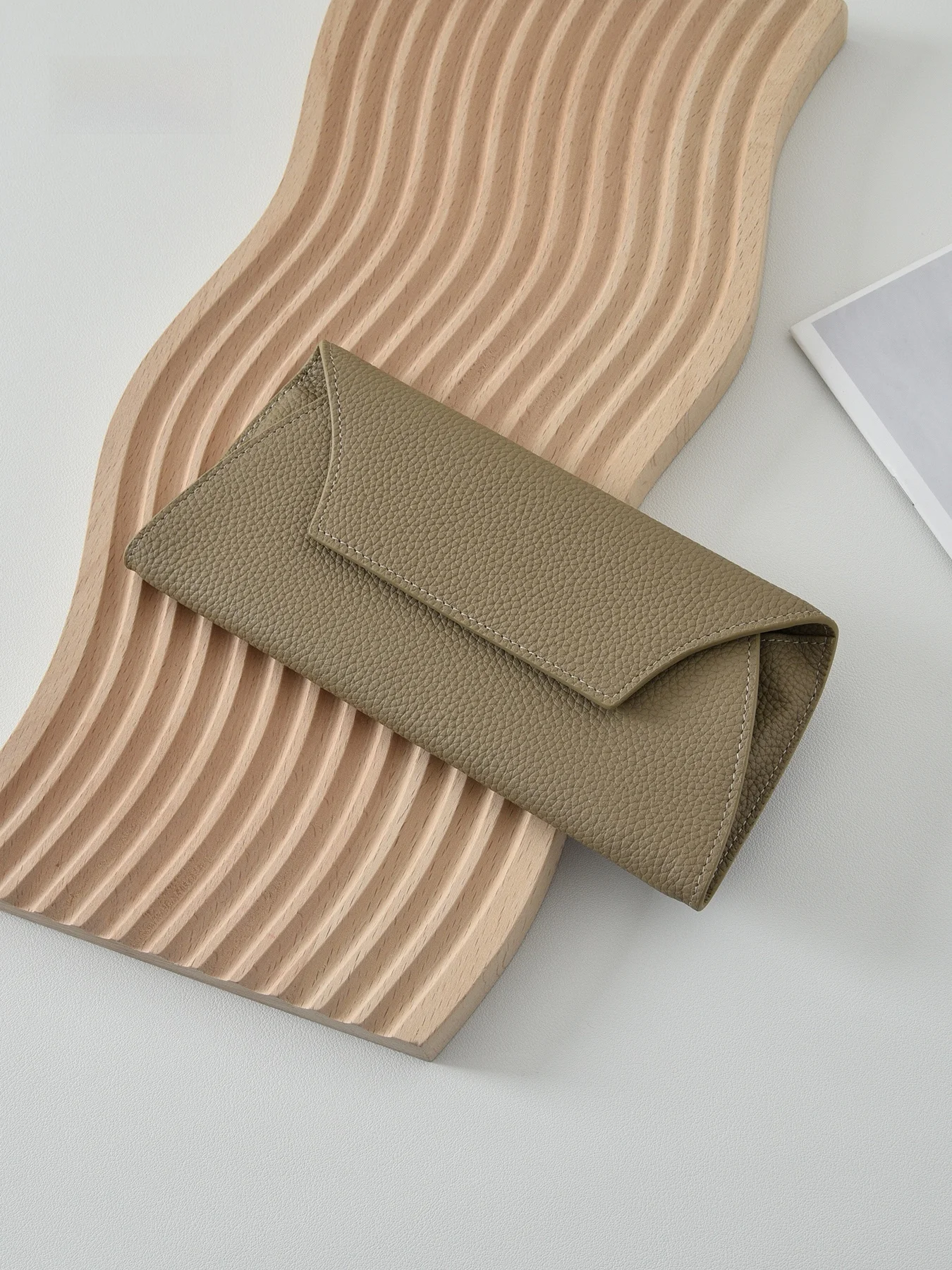lunia-long-genuine-leather-wallet-women's-simple-design-togo-top-layer-cowhide-ultra-thin-ins-korean-style-horizontal-shape