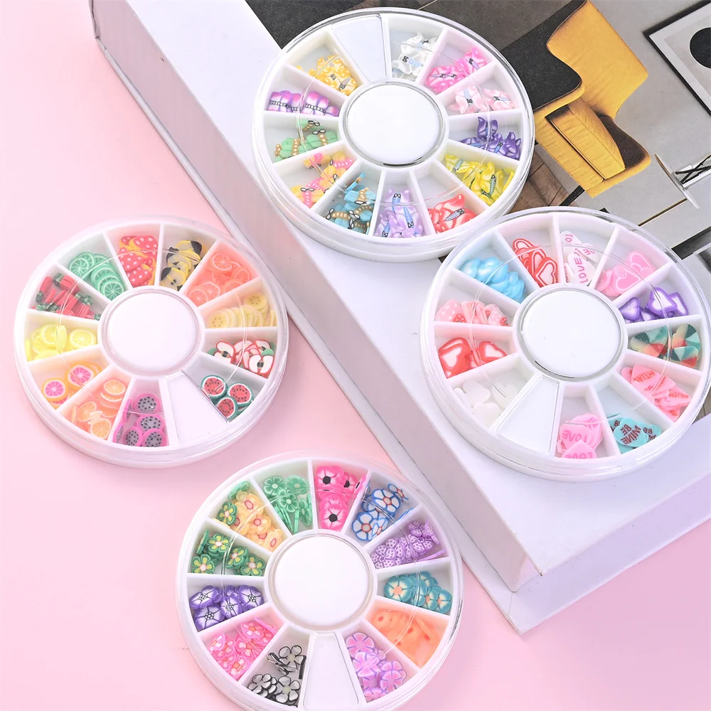 4 Boxen 5,8 mm gemischte Polymer-Clay-Scheiben-Set, niedliche Frucht-, Blumen- und Herz-Fruchtscheiben für 3D-Nagelkunst-Design, Bastel- und DIY-Zubehör – Detail 12