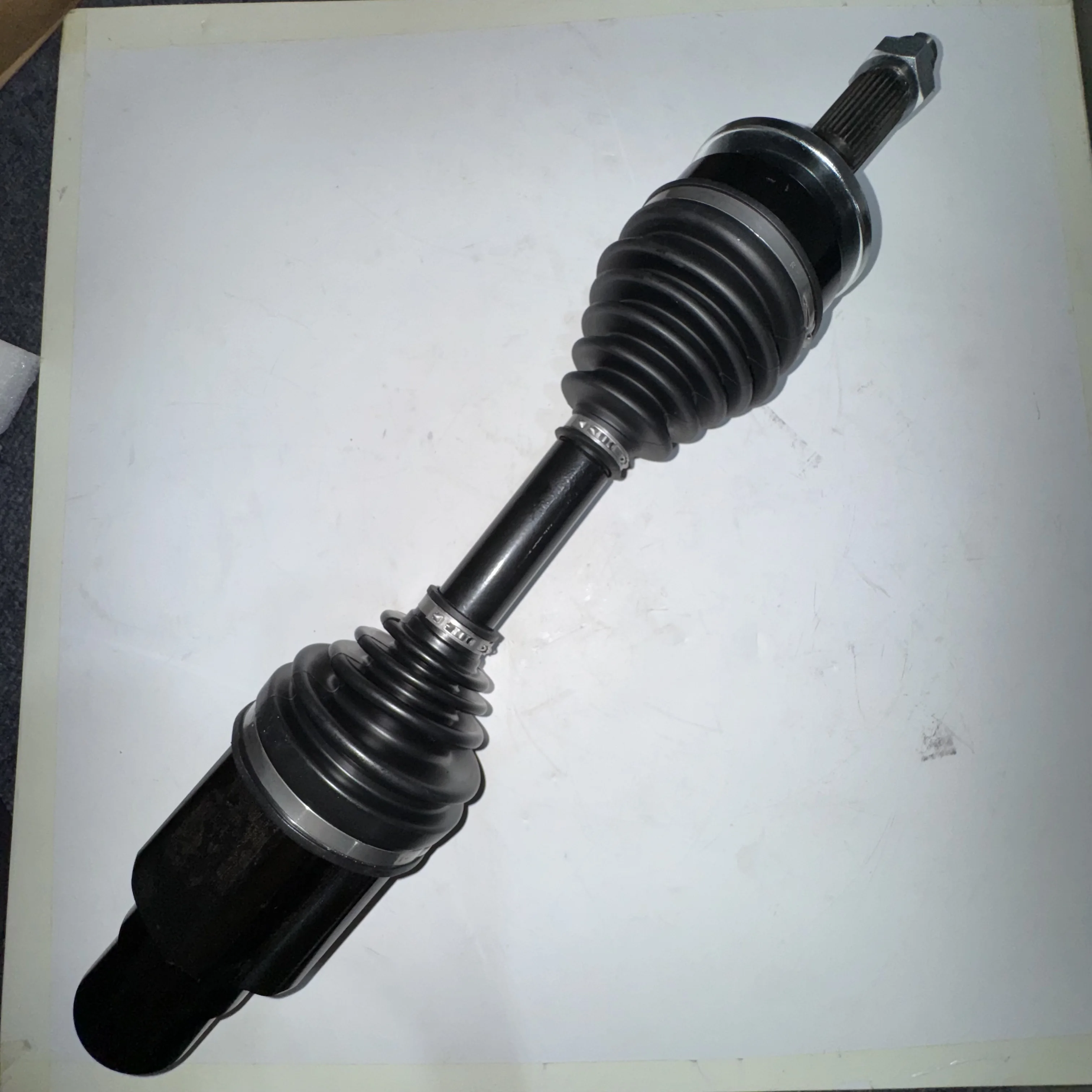 

UC9T-25-50X AB39-3A428-CA EB3G-3A427-DA Автозапчасти 2012- Приводной вал (ШРУС) для Ford Ranger Mazda BT50 2012-