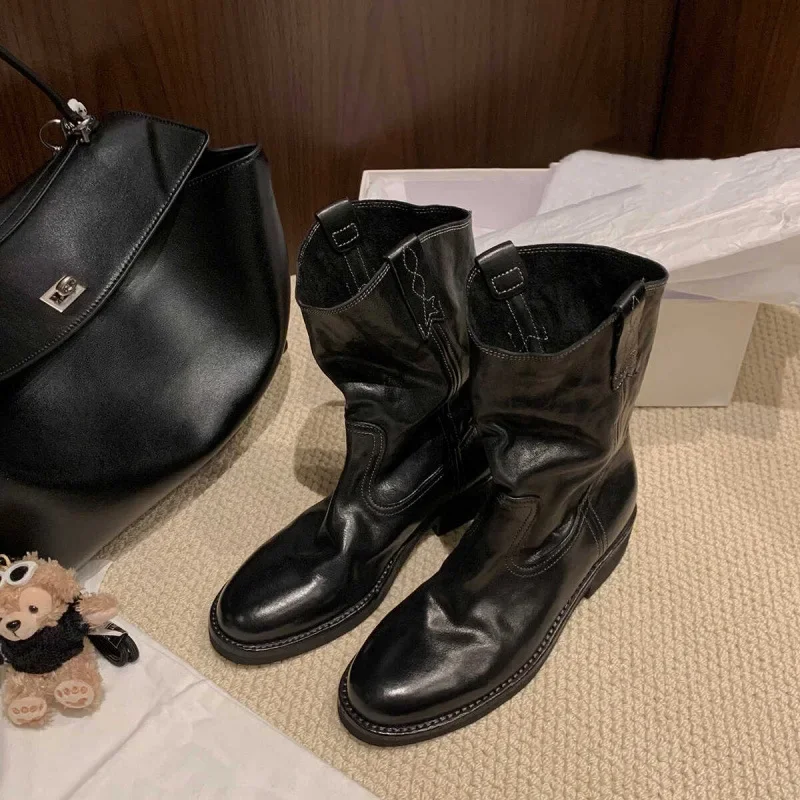 

Кожаная версия, мотоциклетные ботинки из конской кожи с острым носком и v-образным вырезом, женские ковбойские короткие сапоги в стиле вестерн на толстом каблуке