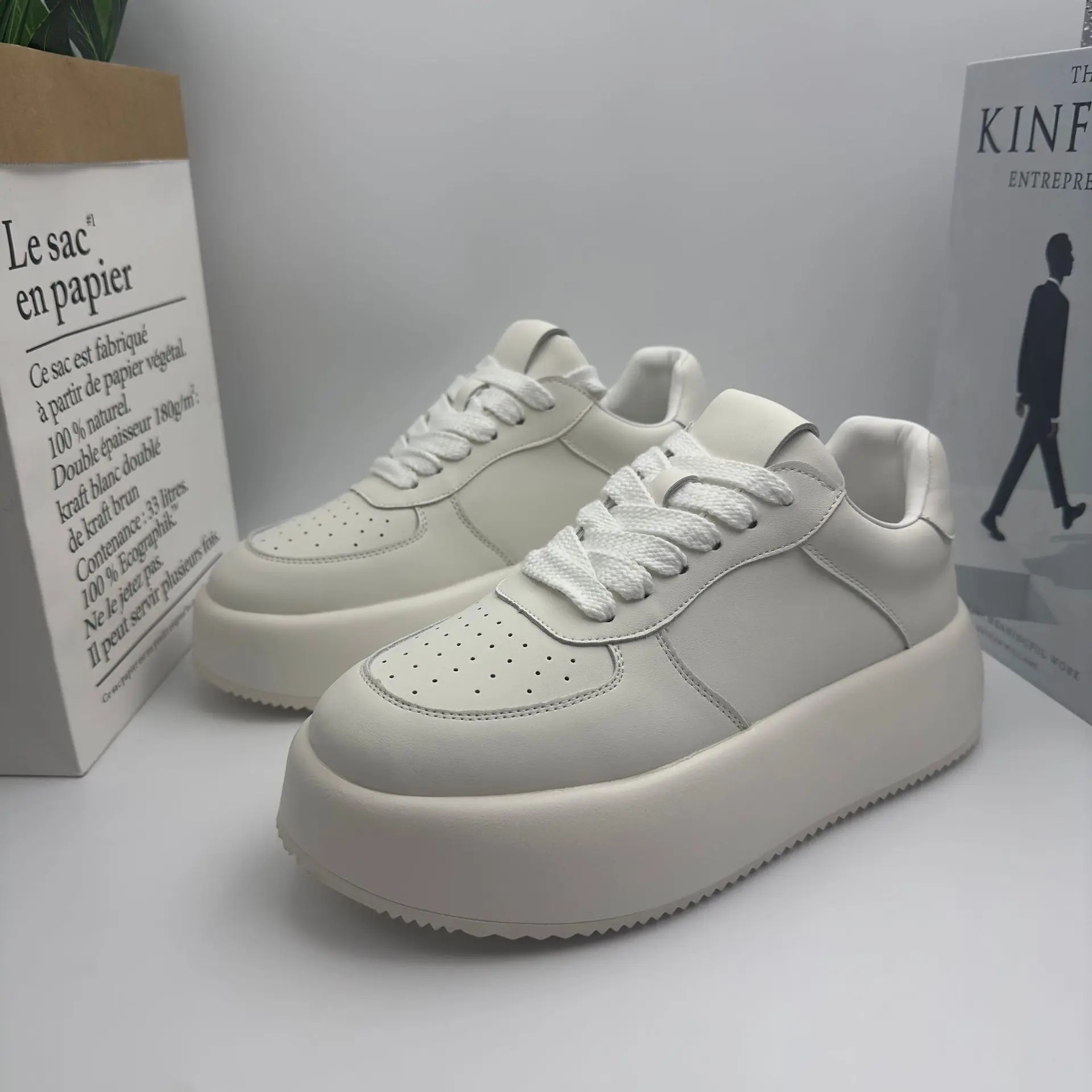 Chunky Sneakers Mens Designer Soft Sole White Shoes Fashion Casual Microfiber Leather Height Increased Flat Platform Board Shoes