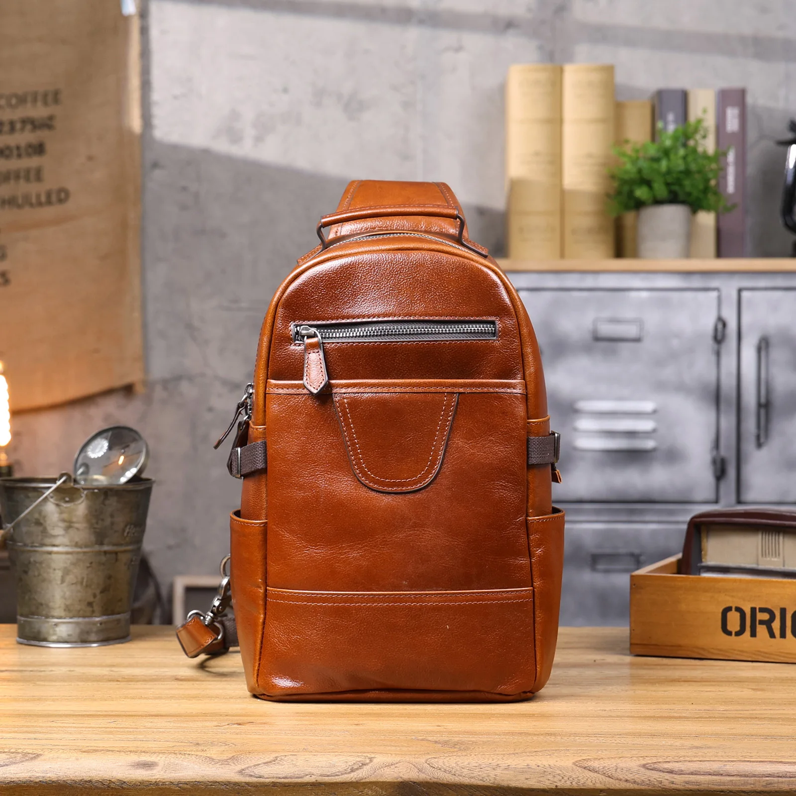 S.WORKER Herren-Umhängetasche aus hochwertigem, pflanzlich gegerbtem Leder, lässige Mode-Brusttasche – Detail 7