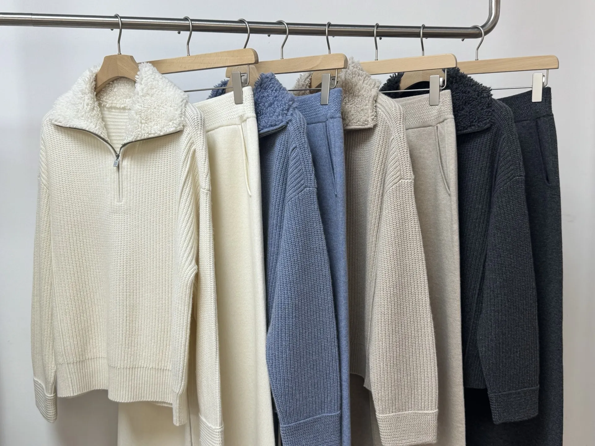 2026 Winter New Arrival High-Quality Cashmere and Wool Suit, Lazy Style Lapel Knitted Zipper Design Wide-Leg Pants Two-Piece Set