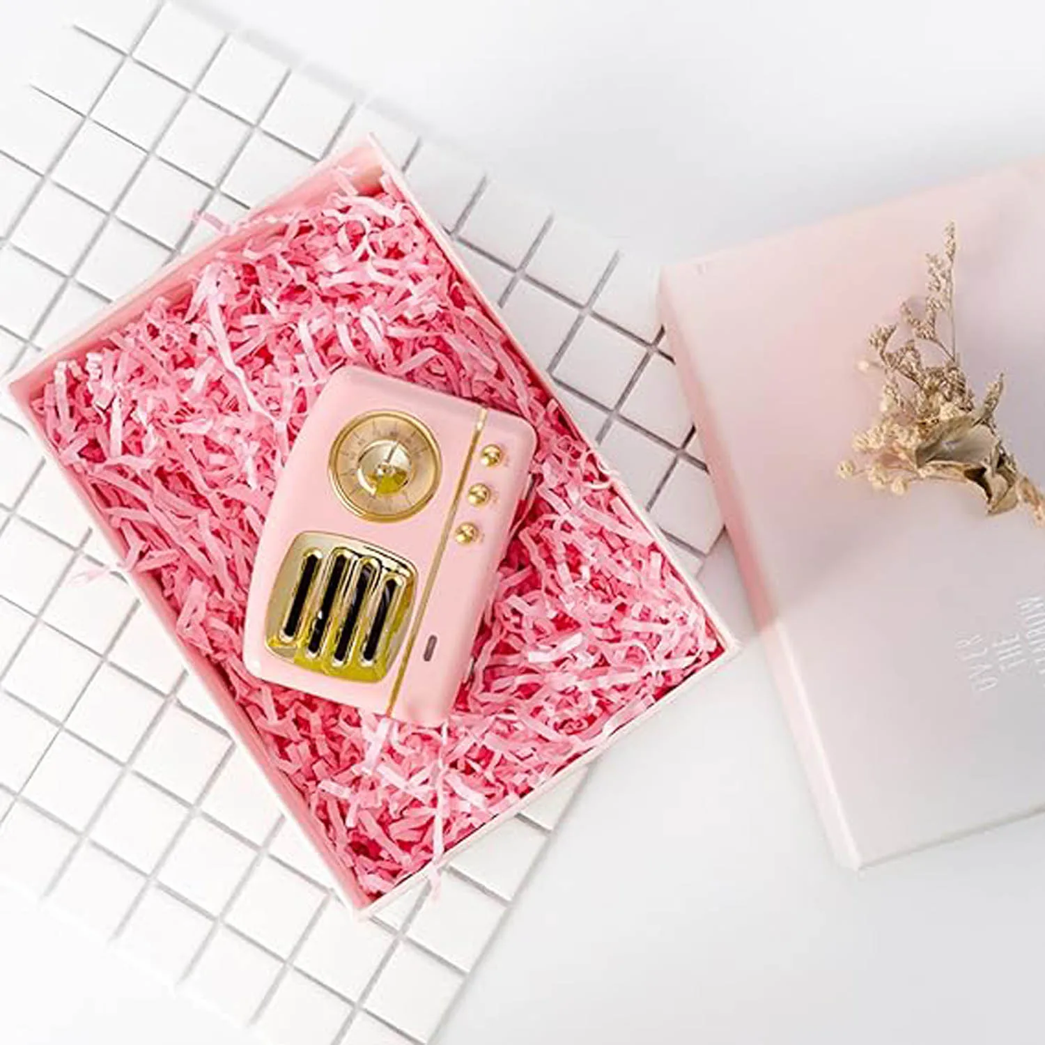 Relleno de trituración de papel cortado arrugado de confeti: hierba acolchada para cajas de regalo, bolsas, cestas y decoraciones para fiestas (2 oz)