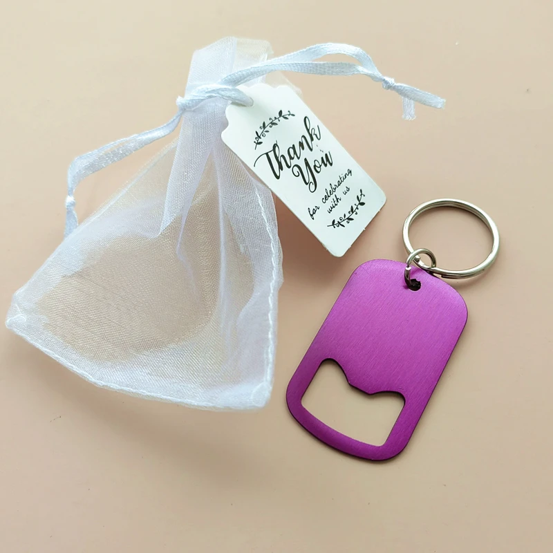 50-100 stuks Gepersonaliseerde Gegraveerde Sleutelhangers Flesopener Bruiloft Gunsten Cadeaus Voor Gasten Feest Doop Aangepaste Souvenir Met Kaart